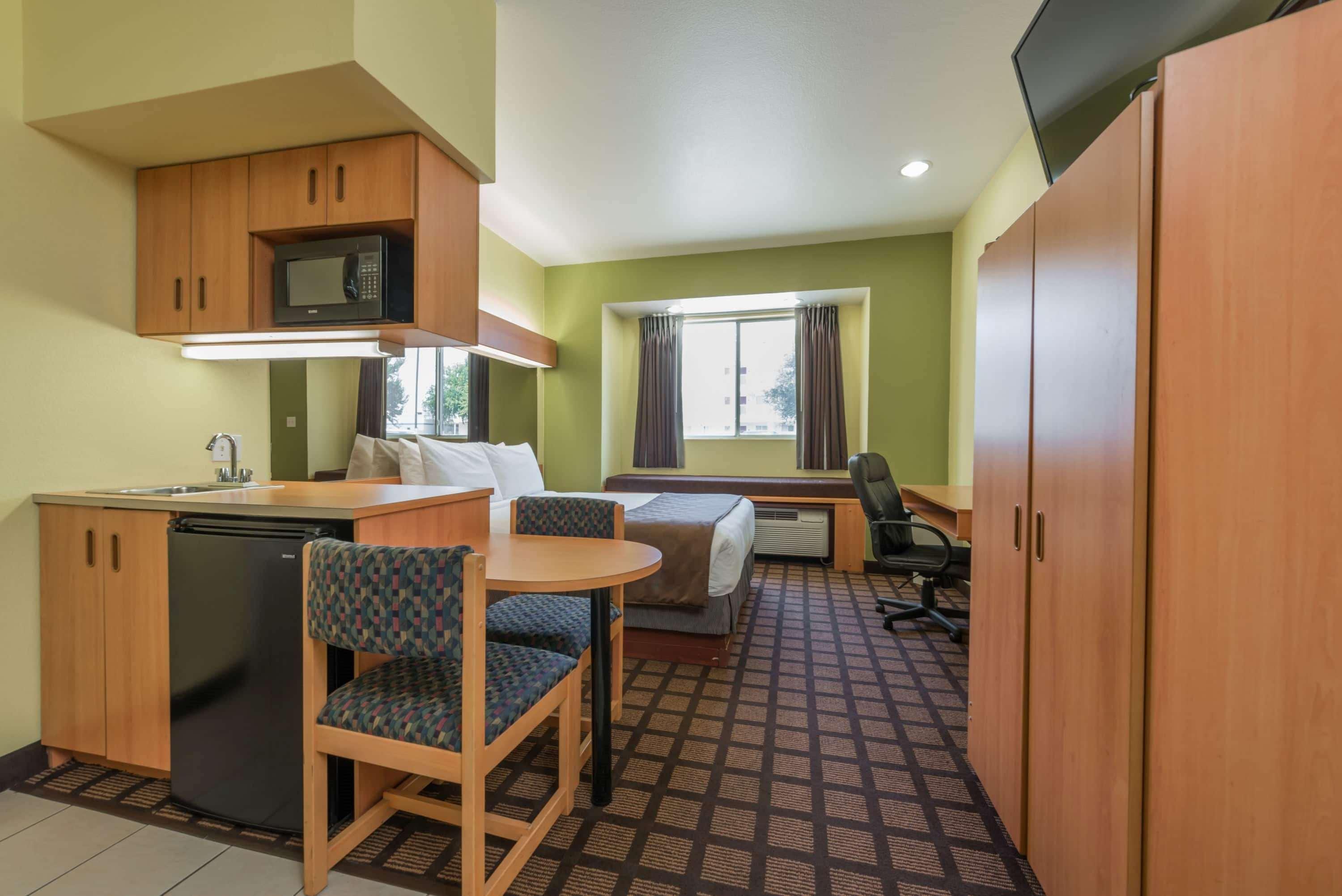 Microtel Inn & Suites By Wyndham Ft. Worth North/At Fossil Fort Worth Extérieur photo