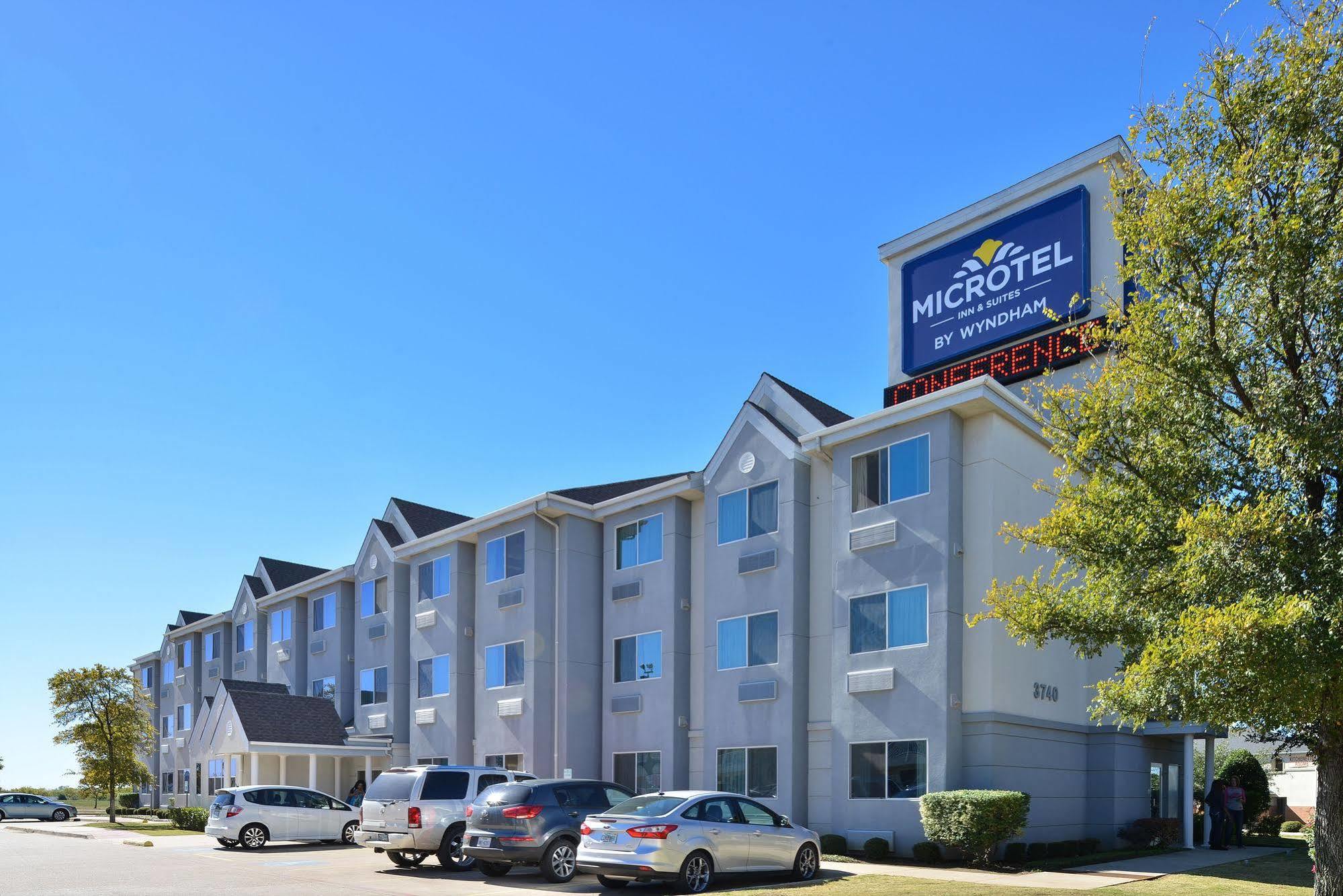 Microtel Inn & Suites By Wyndham Ft. Worth North/At Fossil Fort Worth Extérieur photo