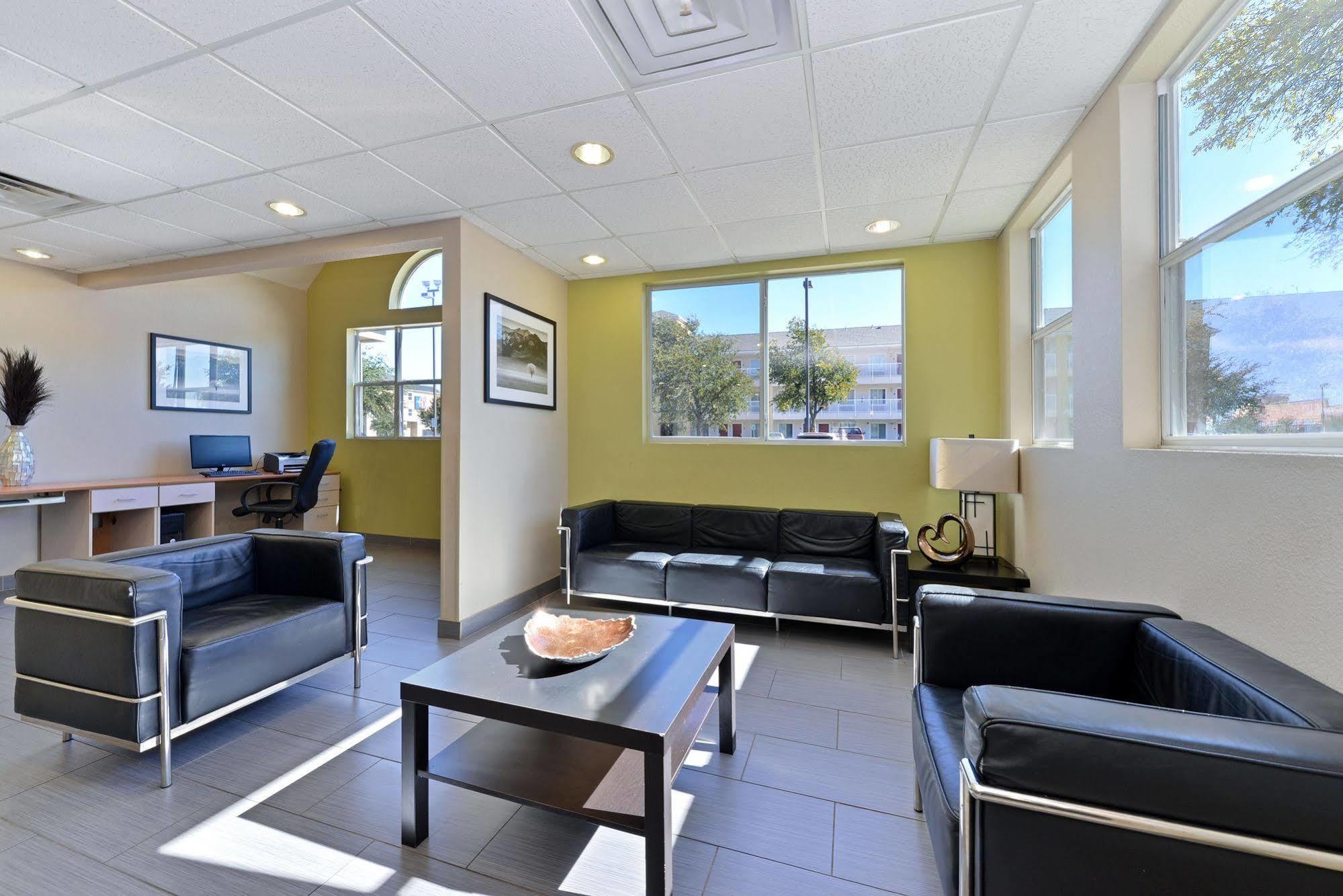Microtel Inn & Suites By Wyndham Ft. Worth North/At Fossil Fort Worth Extérieur photo