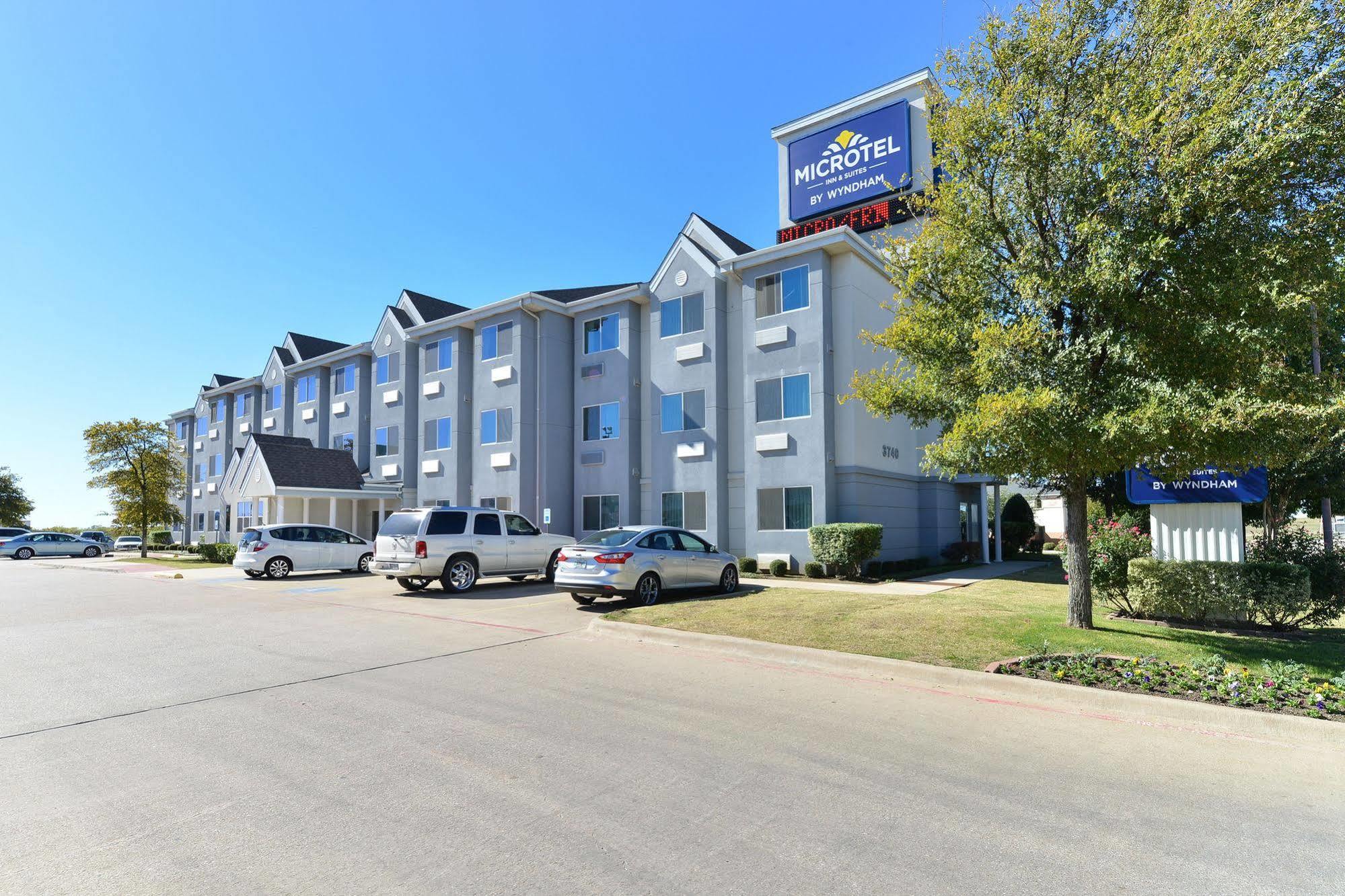 Microtel Inn & Suites By Wyndham Ft. Worth North/At Fossil Fort Worth Extérieur photo