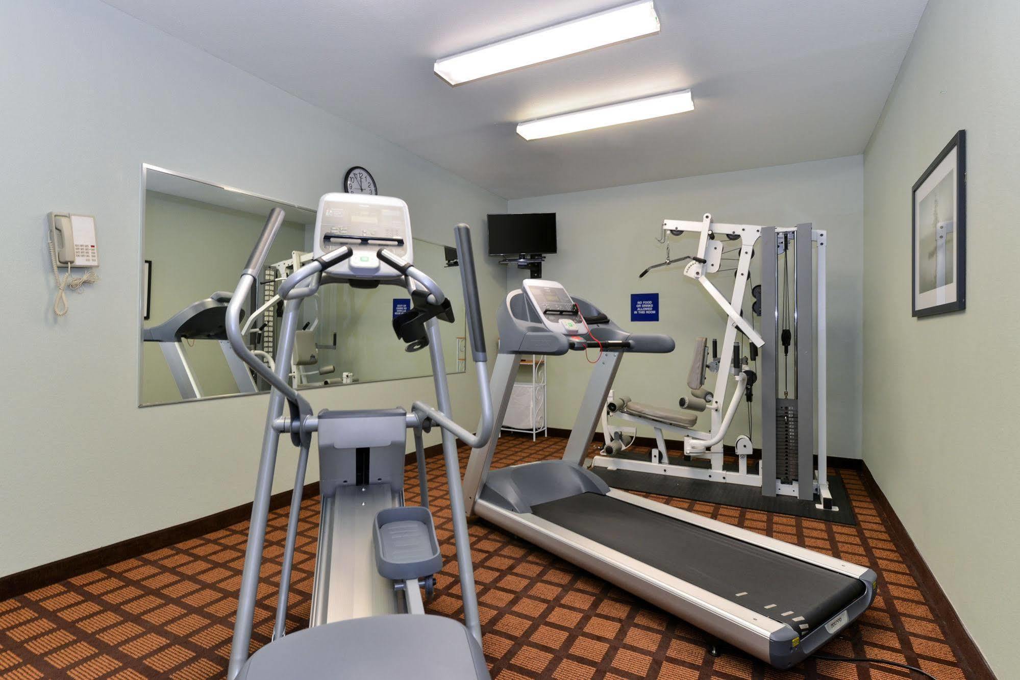 Microtel Inn & Suites By Wyndham Ft. Worth North/At Fossil Fort Worth Extérieur photo
